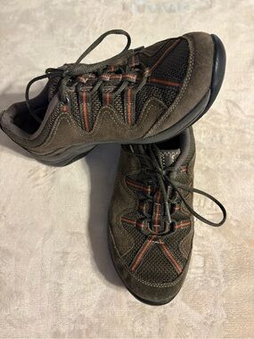 Primo by Clark’s Women's Athletic Sneakers in Olive with Orange Trim